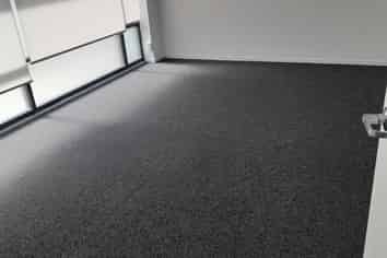 140m2 Roadfront Retail - AFFORDABLE LEASE !
