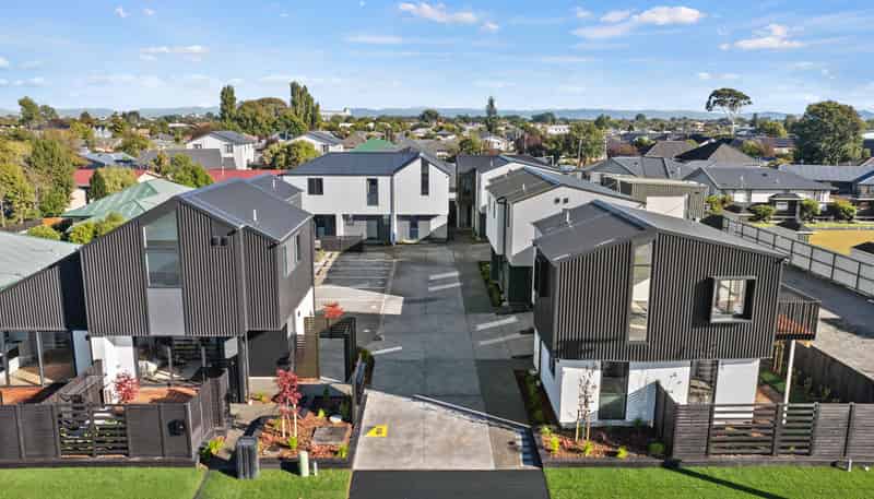 12/15 Silvester Street, Woolston