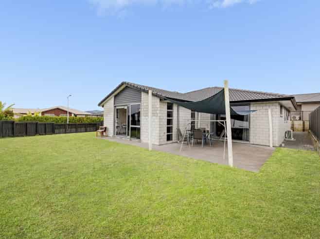 5 Blacklock Road, Pyes Pa