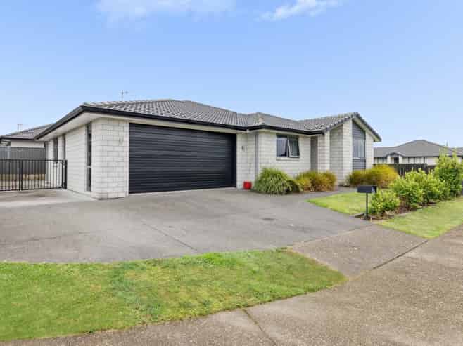 5 Blacklock Road, Pyes Pa