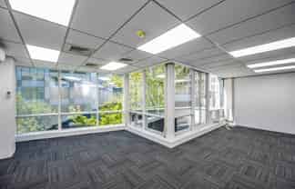 Refurbished 237m2 Office with Deck Access