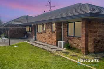 4 Falcarragh Crescent, Flat Bush