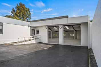 Refurbished Wairau Standalone Stunner