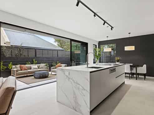 12 Rhodes Street, Merivale