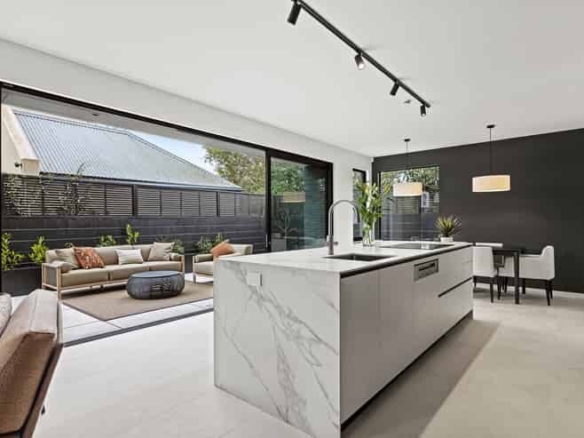 12 Rhodes Street, Merivale