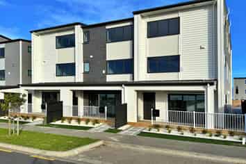 9,11,13 Awhi Way, Karaka