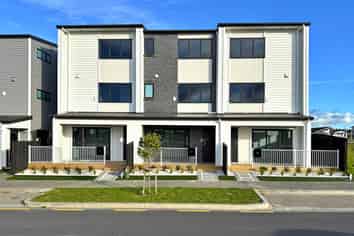9,11,13 Awhi Way, Karaka