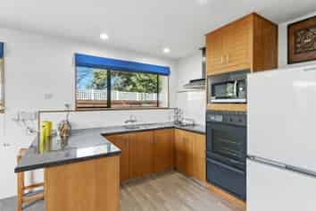 12A Algie Place, Avonhead