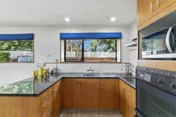 12A Algie Place, Avonhead