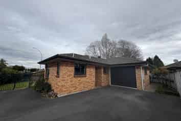 55B Thomas Road, Huntington