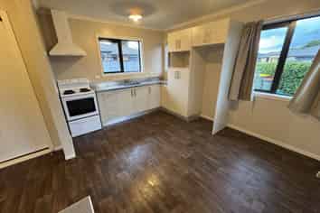 55B Thomas Road, Huntington