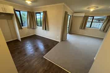 55B Thomas Road, Huntington
