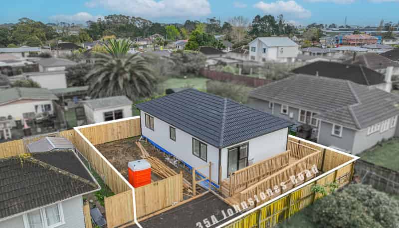 35A Johnstones Road, Otara