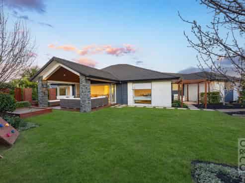 19 Riverhead Point Drive, Riverhead