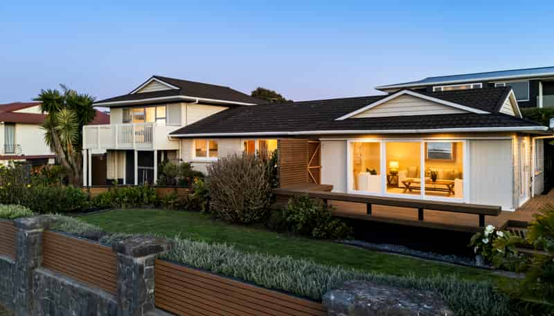 77 Kiwi Esplanade, Mangere Bridge