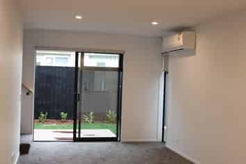 2/282 Wilsons Road, Waltham
