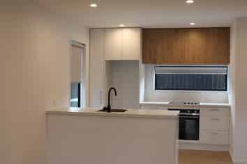 2/282 Wilsons Road, Waltham