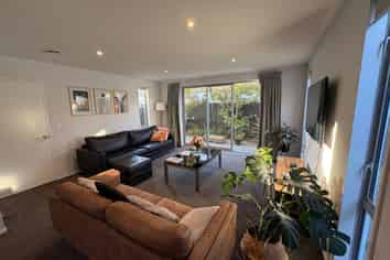 2/27 Sherborne Street, Saint Albans