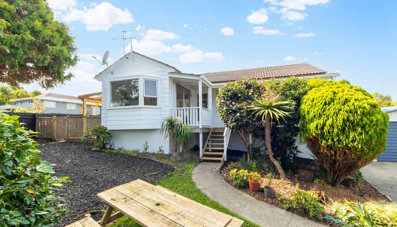 1 Pahi Place, West Harbour