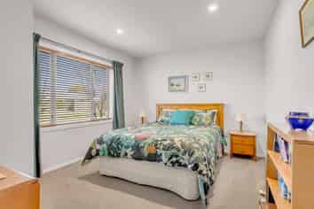 6 Beamish Street, Frimley