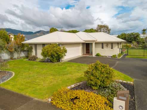 19 Kendall View, Stoke