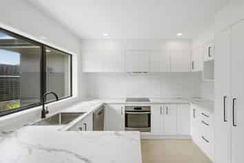 14 Mayfly Grove, Nukuhau