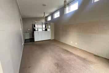 2/571A Fergusson Drive, Trentham