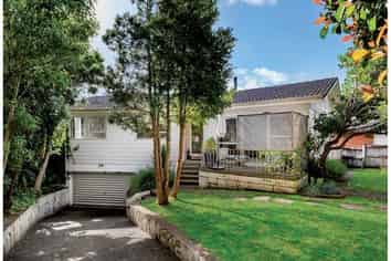 30 Mirrabooka Avenue, Botany Downs