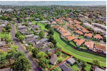 30 Mirrabooka Avenue, Botany Downs