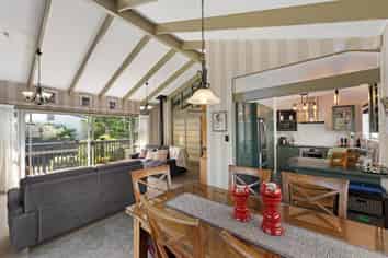 71 Meadway, Sunnyhills