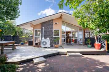 71 Meadway, Sunnyhills