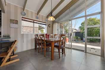 71 Meadway, Sunnyhills