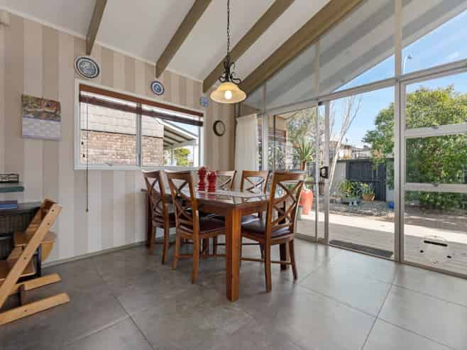 71 Meadway, Sunnyhills
