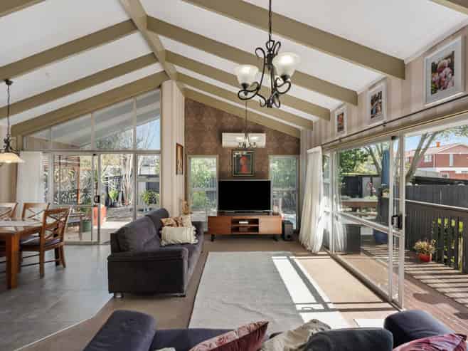 71 Meadway, Sunnyhills