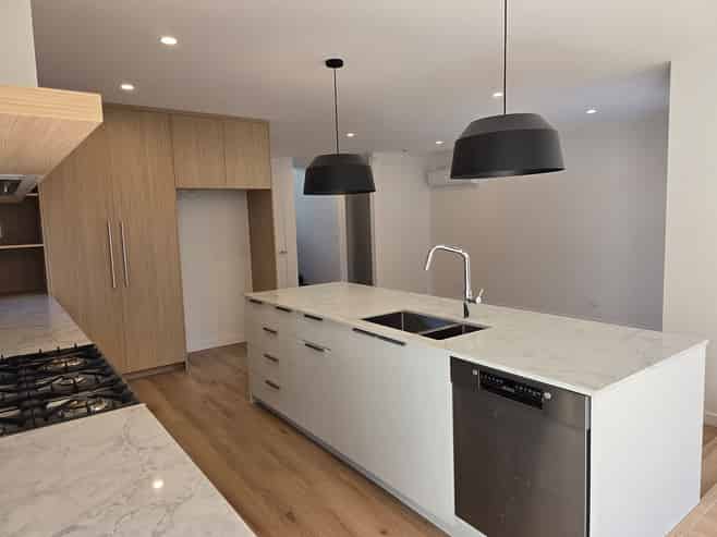4 Queensway, Three Kings