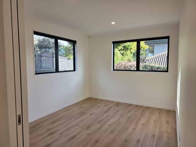 4 Queensway, Three Kings