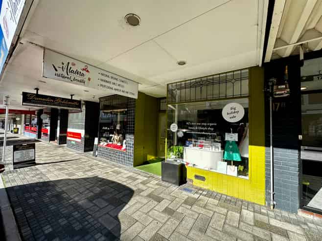 Retail Beauty Space Available