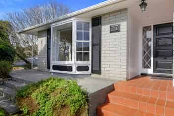 27 Sunbrae Drive, SILVERSTREAM