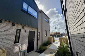 2/265 Great South Road , Manurewa