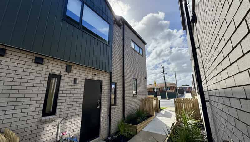 2/265 Great South Road , Manurewa
