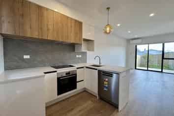 2/265 Great South Road , Manurewa