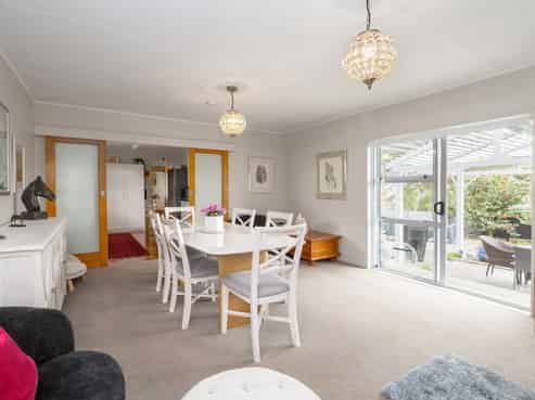 2 Wood Street, Greytown