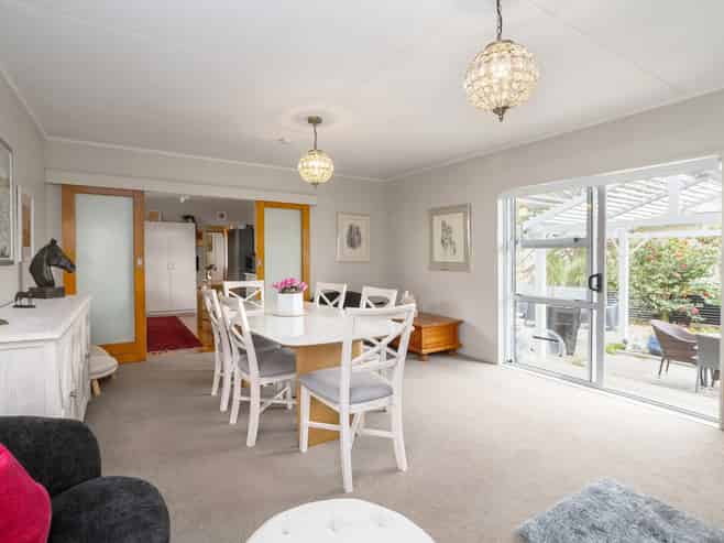 2 Wood Street, Greytown