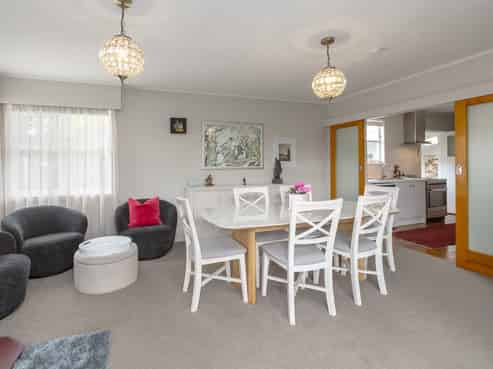 2 Wood Street, Greytown