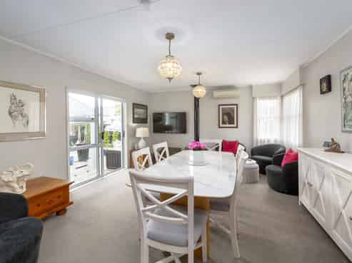 2 Wood Street, Greytown