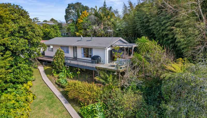 17 McClintock Road, Massey