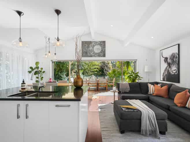 17 McClintock Road, Massey