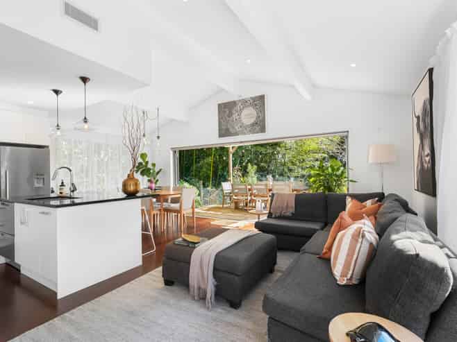 17 McClintock Road, Massey