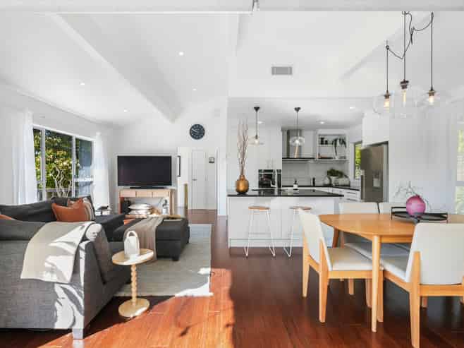 17 McClintock Road, Massey