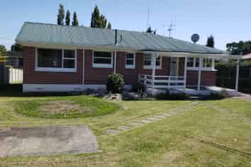 28 Lewis Street, Glenview